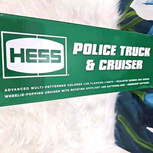 2023 Hess Police Truck And Cruiser Brand New In Box 60th Anniversary - Picture 6 of 7
